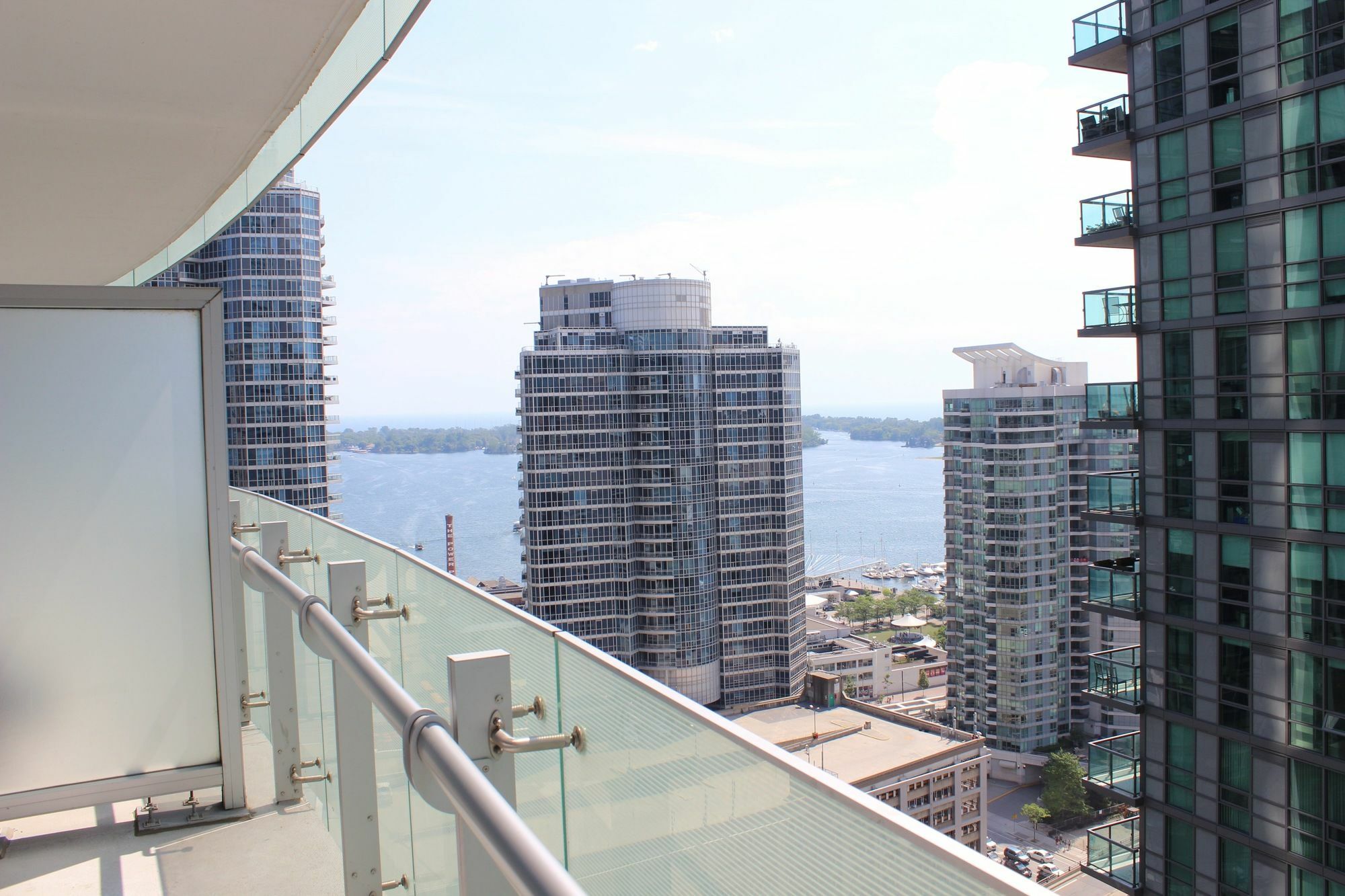 The Corporate Suites - Ice Condos Toronto Exterior photo